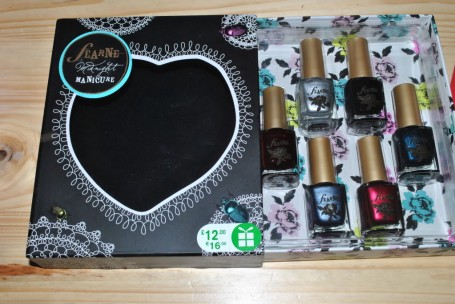 Fearne Cotton's Midnight Manicure 2 Photobucket