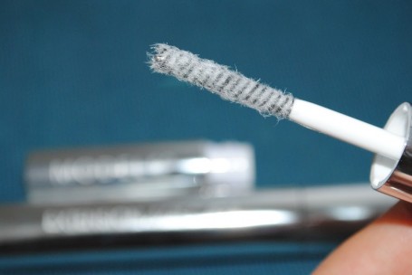 Model Co fibre Lash Brush On False Lashes Model Co fibre Lash Brush On False Lashes