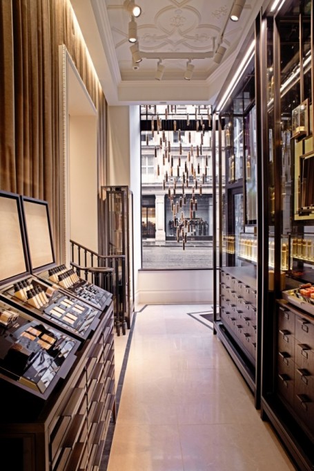 Burberry Beauty Hall in Burberry Regent Street 3 Burberry+beauty+counter+regent+street