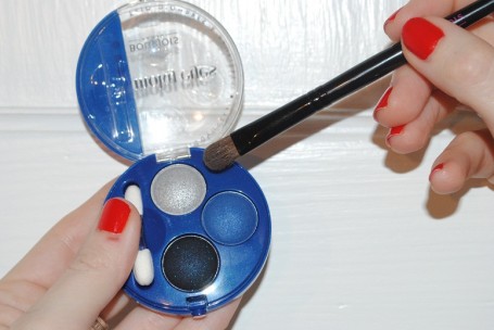Bourjois Paris Blue Moonlight: Smoky Eye Trio No 15 Bleu Nuit 1 bourjois+smoky+eye+bleu+nuit+15