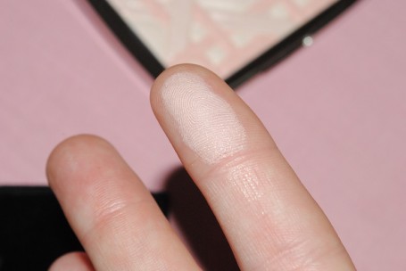 Dior My Lady Healthy Glow Complexion Enhancing Palette Review (Harrods Exclusive) 3 dior+my+lady+palette+swatch