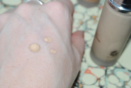 Dr Lewinn's Skin Perfect Anti-Ageing Foundation Review with Before and After Photos 3 dr-lewinns-skin-perfect-foundation-review-ivory-swatch