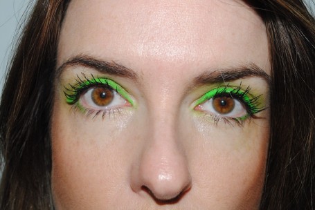 sleek-i-divine-acid-palette-review-swatch-green-neon