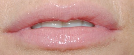 Chantecaille Luminous Gloss in Pink Melon Review and Swatches 5 chantecaille-luminous-gloss-pink-melon-review-applied-swatch