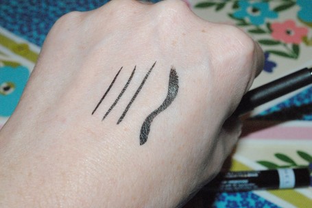 rimmel-scandaleyes-precision-micro-eyeliner-review-swatch