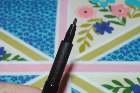rimmel-scandaleyes-thick-thin-eyeliner-review