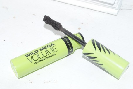 max-factor-wild-mascara-mega-volume-review