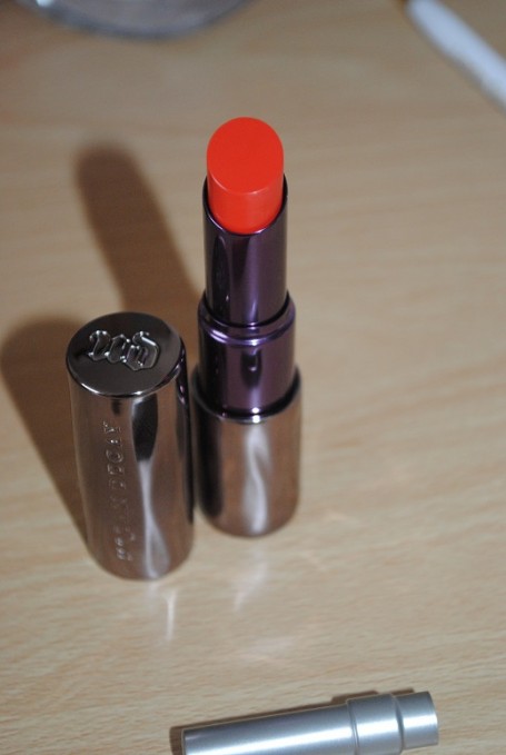 urban-decay-revolution-lipstick-bang-review