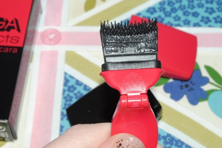 Avon Mega Effect Mascara Review avon-mega-effects-mascara-wonderbrush
