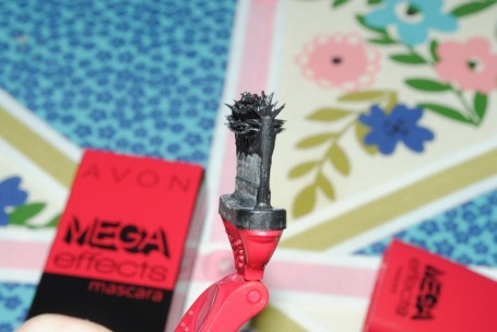 Avon Mega Effect Mascara Review avon-mega-effects-mascara-wonderbrush-review