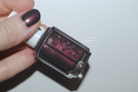 Essie Sable Collar Review and Swatch Essie-Sable-Collar-Review