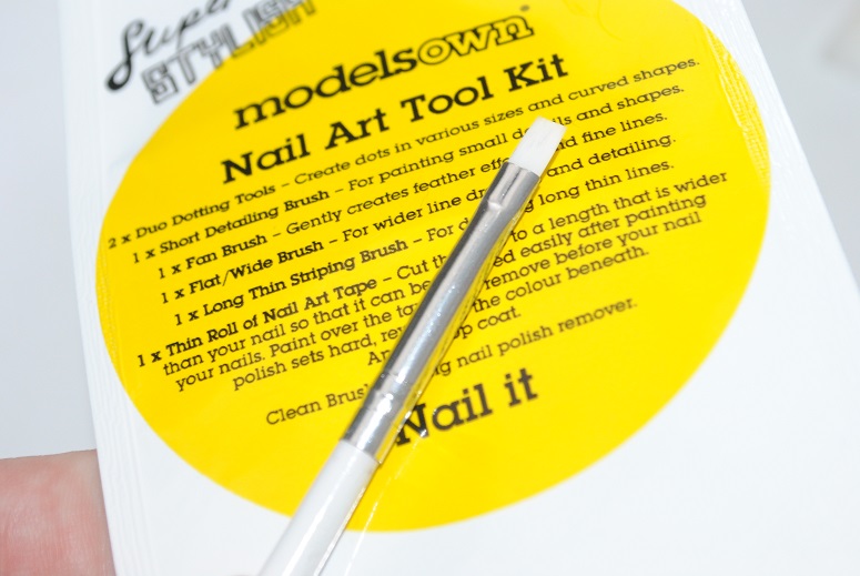 Models Own Nail Art Tool Kit models-own-nail-art-flat-wide-brush-review