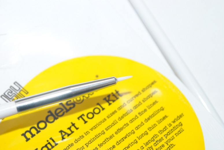Models Own Nail Art Tool Kit models-own-nail-art-short-detailing-brush-review