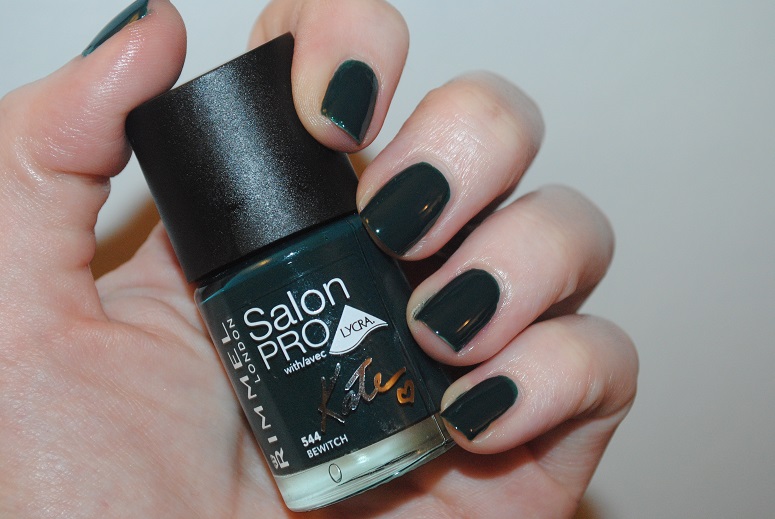 Rimmel Urban Bohemian Kate Moss Nail Collection Review - Bewitch Swatch rimmel-kate-urban-bohemian-nail-bewitch-544-swatch