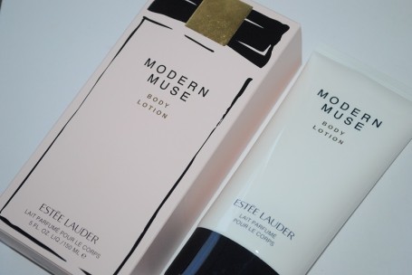 Estee Lauder Modern Muse Bow Edition 3 estee-lauder-modern-muse-body-lotion-review