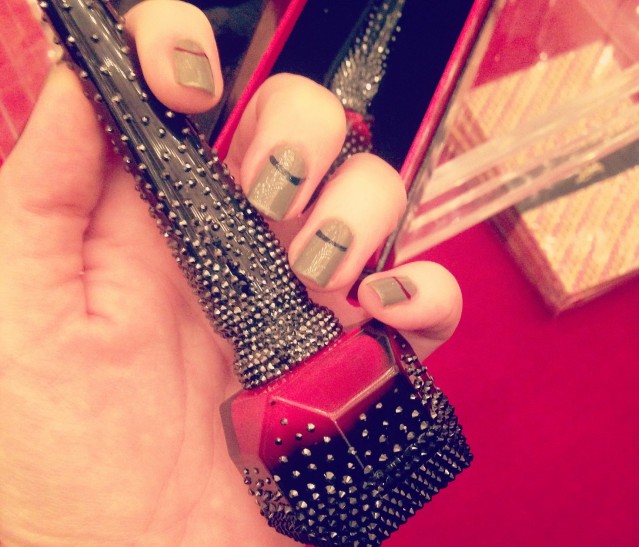 Rouge Louboutin Starlight Launches & Holiday Manicures 8 rouge-louboutin-starlight-holiday-manicure