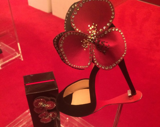 Rouge Louboutin Starlight Launches & Holiday Manicures 6 rouge-louboutin-starlight-pensamoi-shoe