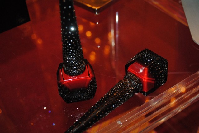 Rouge Louboutin Starlight Launches & Holiday Manicures 2 rouge-louboutin-starlight-review-4