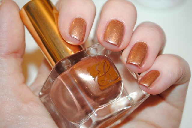 estee-lauder-spring-2015-nails-swatch-nude-pearl-P7