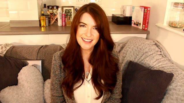 How to Fake A Salon Blow Dry Hair Tutorial 1 how-to-fake-a-salon-blow-dry-hair-tutorial
