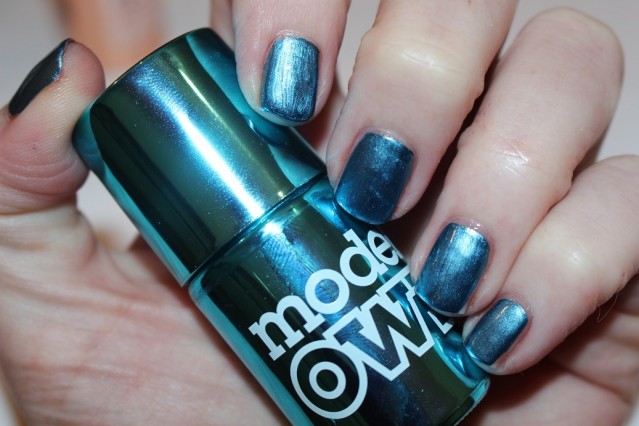 Models Own Colour Chrome AW15 Review & Swatches 5 models-own-colour-chrome-aw15-swatch-turquoise