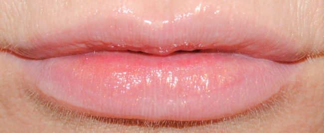 Clarins White Flowers Catch Light Face Stick & Lip Perfector Swatches